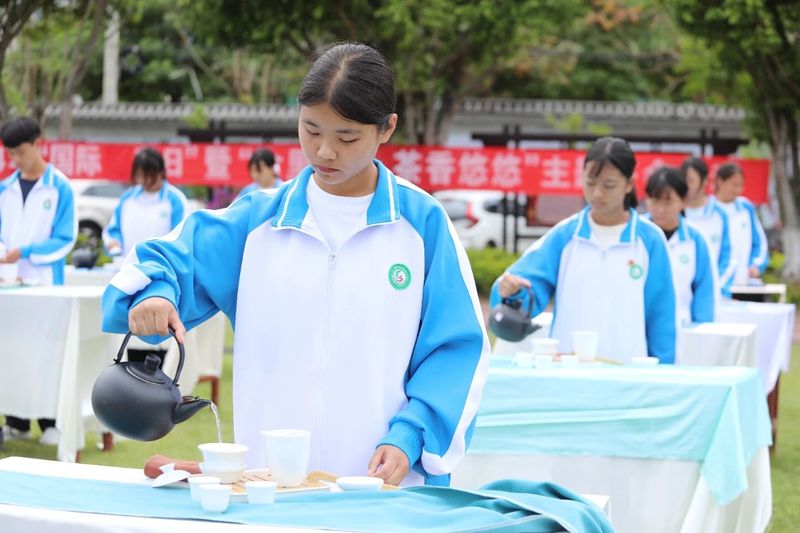 关于2024“国际茶日” 宁洱县职业高级中学举办丰富多彩的茶会活动的信息(2)