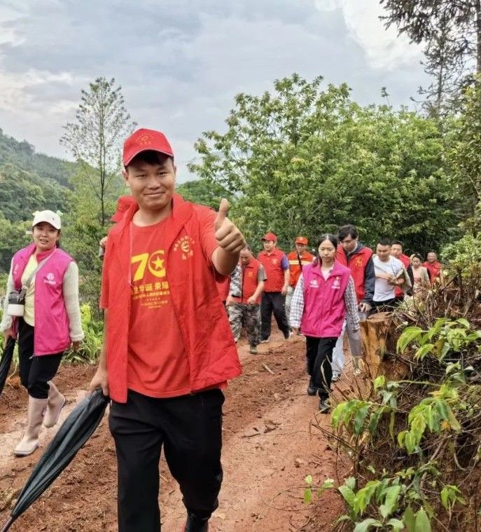 关于茶王节  勐宋乡举行第五届“万人茶山行”活动的内容(2)