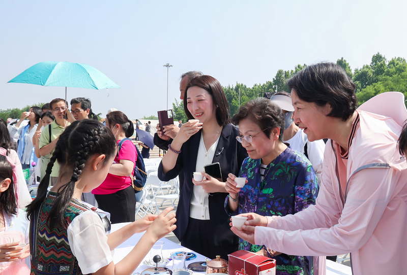 有关于庆“国际茶日”  聚朝阳 会茶友 品茶韵的内容(1)