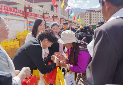 有关于情系民族团结 推广健康饮茶——雨城区赴拉萨开展健康茶宣传推介暨送茶活动的内容(1)