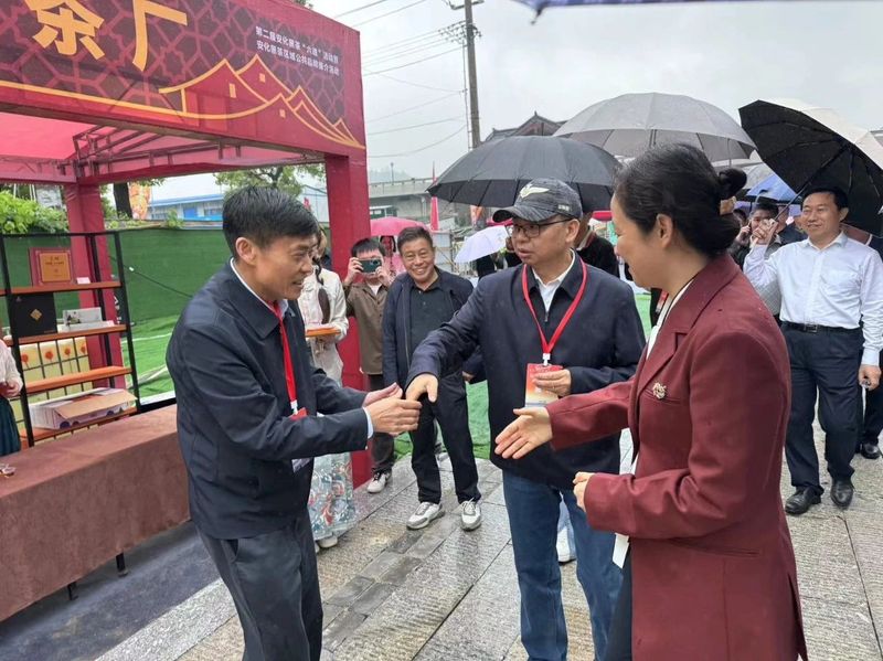 有关于黑茶喝起来，健康向未来， 湘益茯茶参加第二届安化黑茶“六进”活动的相关内容(3)