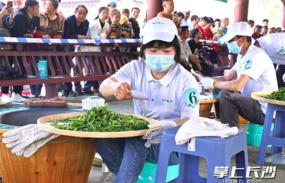 有关于乡村工匠竞技巧手制香茗，宁乡沩山茶旅文化节手工制茶大赛引赞叹声一片的相关信息(1)